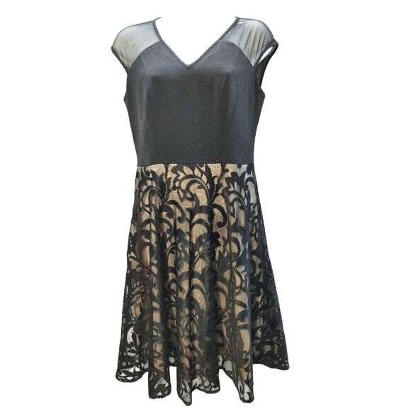 Maggy London Lace Short Sleeve Fit & Flare Dress V-Neck Black Tan Womens Size 4 - Picture 1 of 7